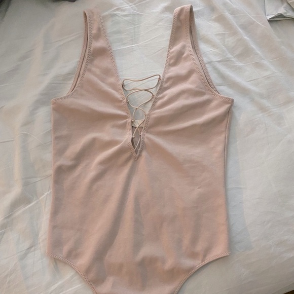 Aritzia Wilfred Free Bodysuit - Picture 1 of 3